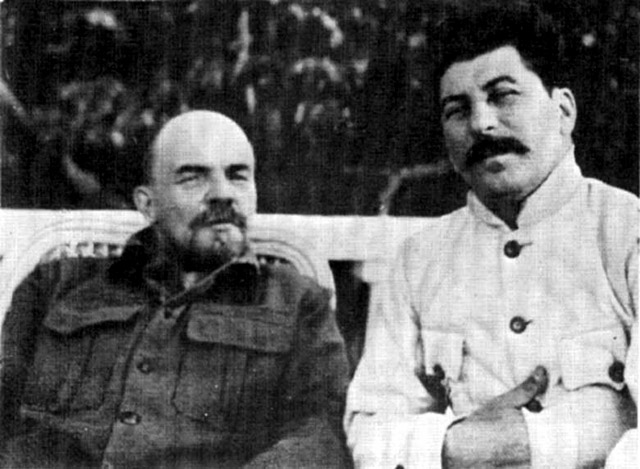 19220901-lenin_stalin_at_gorki